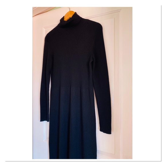 Uniqlo Black Rib Knit Turtleneck Dress - Picture 2 of 4